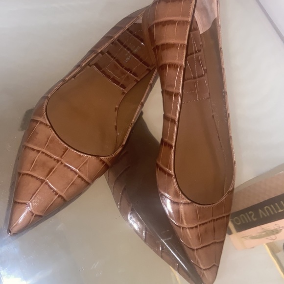 Michael Kors Collection Flats - Picture 3 of 3